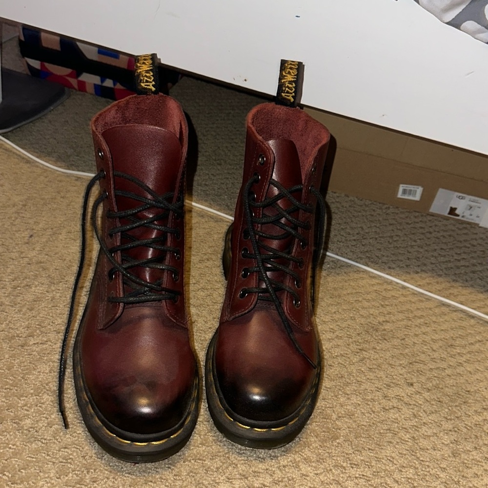 Dr. Martens black/burgundy ombré boots